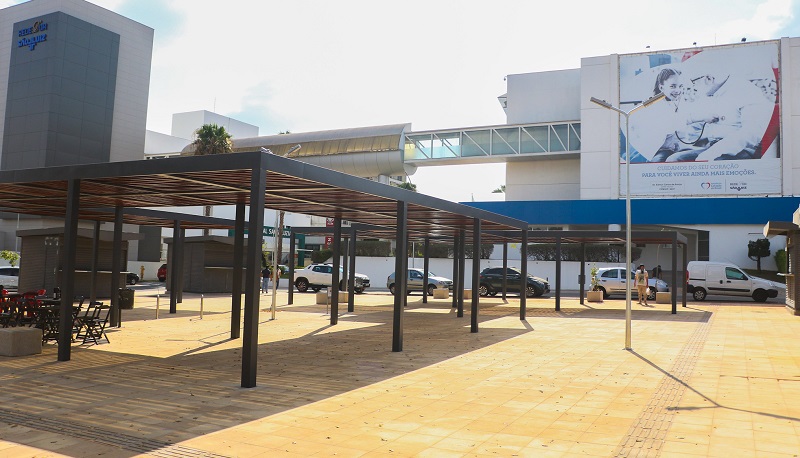 Programa “Adote uma Praça” entrega obras de revitalização do Setor Hospitalar Sul